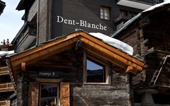 Haus-Dent-Blanche-Zermatt-Front-view